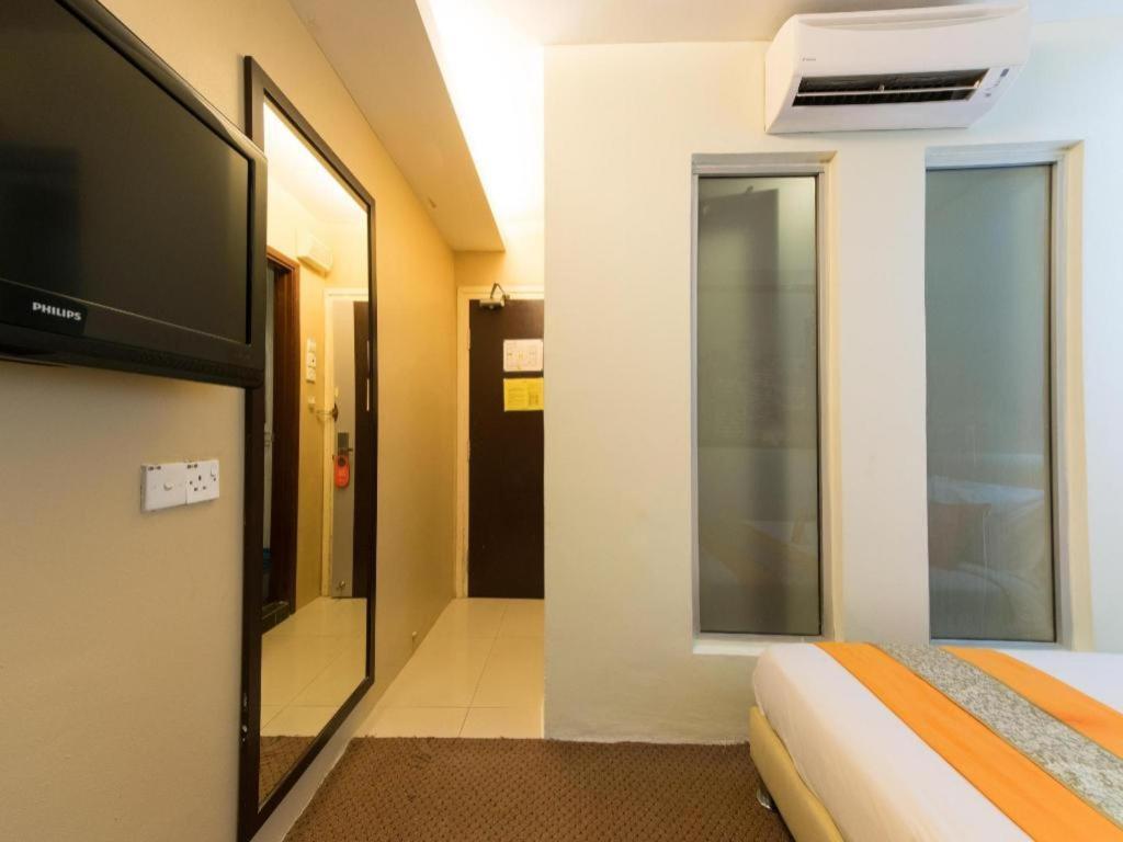 Oyo 126 Rae Hotel Kuala Lumpur Exterior photo